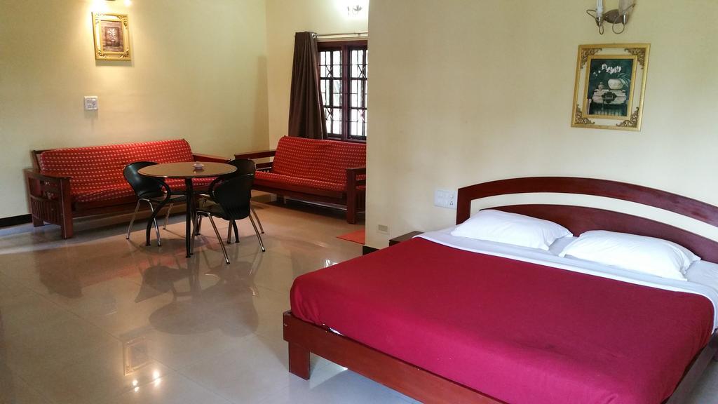 River View Guest House - Kavitha Residency Мангалор Экстерьер фото